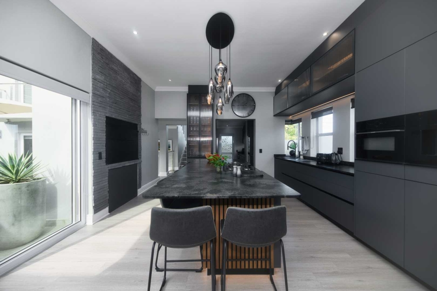 4 Bedroom Property for Sale in Hemel en Aarde Estate Western Cape